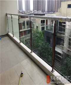 御金曉島別墅陽臺欄桿輕奢感極強(qiáng)